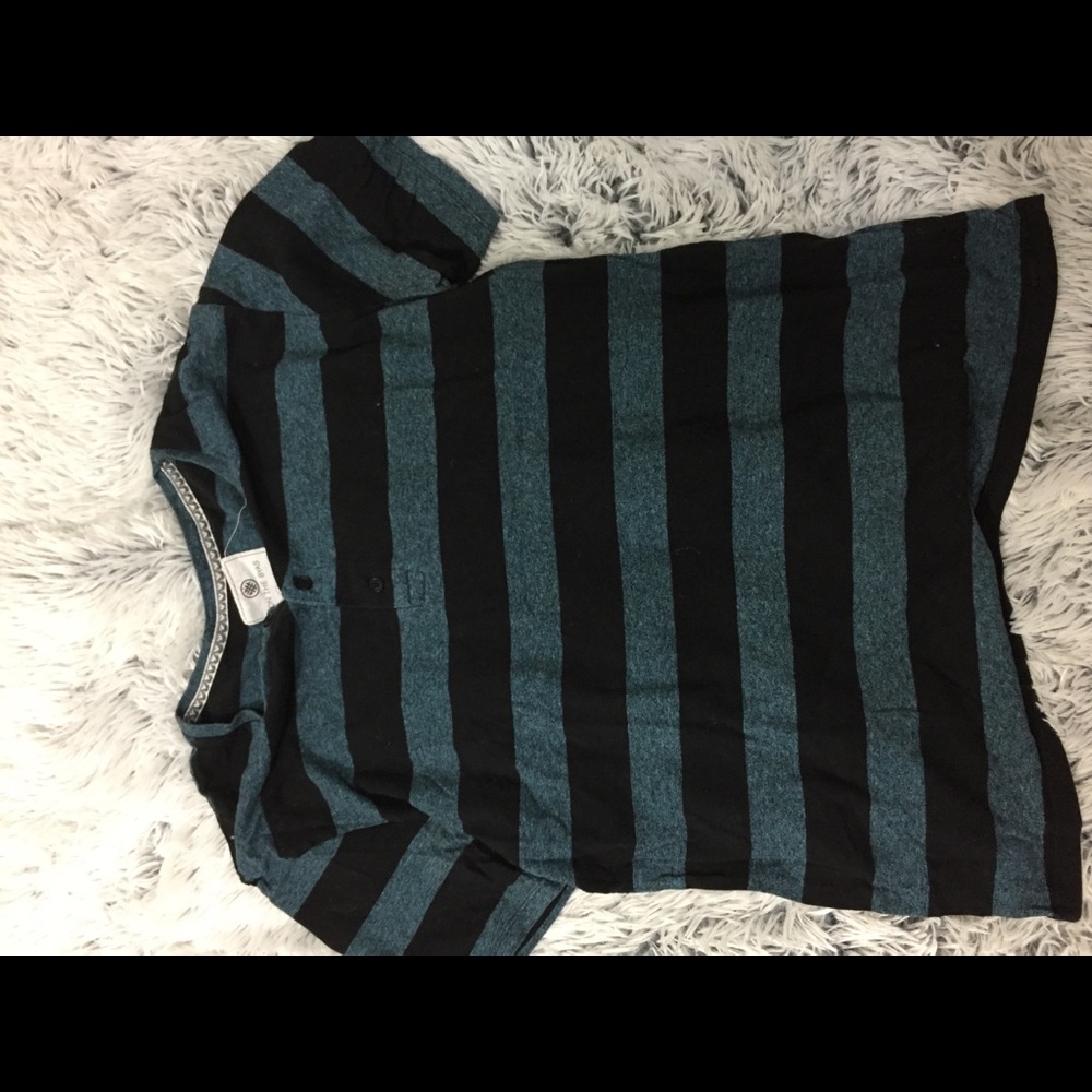 On The Byas Blueish and Black T-Shirt Size Medium